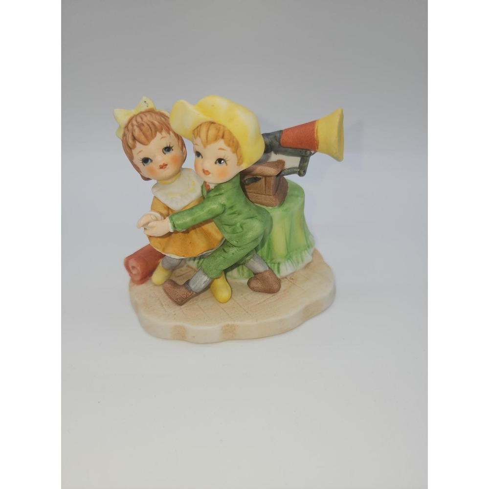 Vintage Ceramic Dancing Children Figurine with Gramophone Numbered 7135 4 Inch